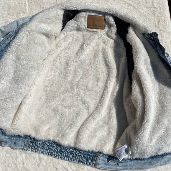 American Eagle Light Denim 90s Trucker Barn Jacket With Sherpa Lining Large - Picture 4 of 8